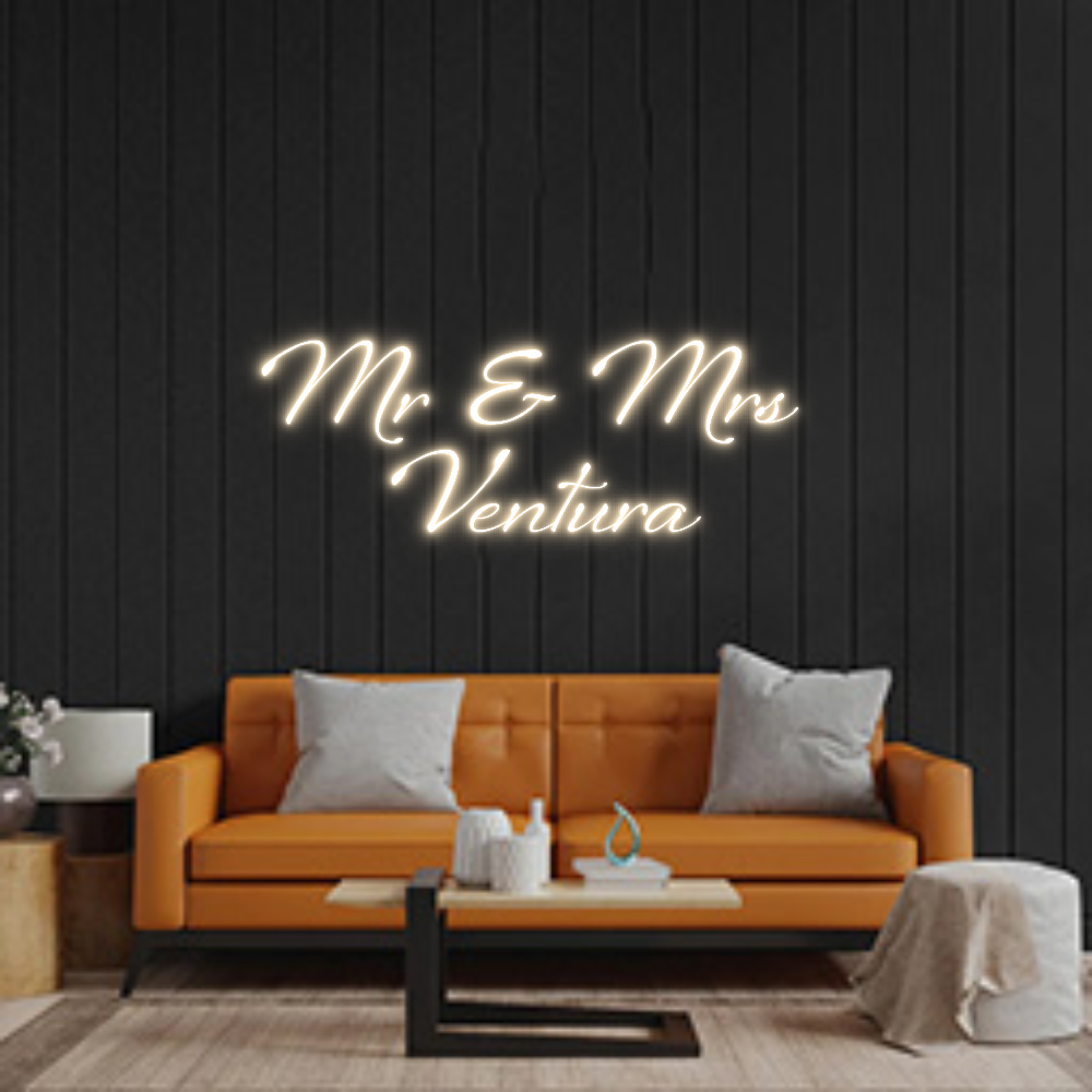 Custom Neon: Mr & Mrs
Ve...