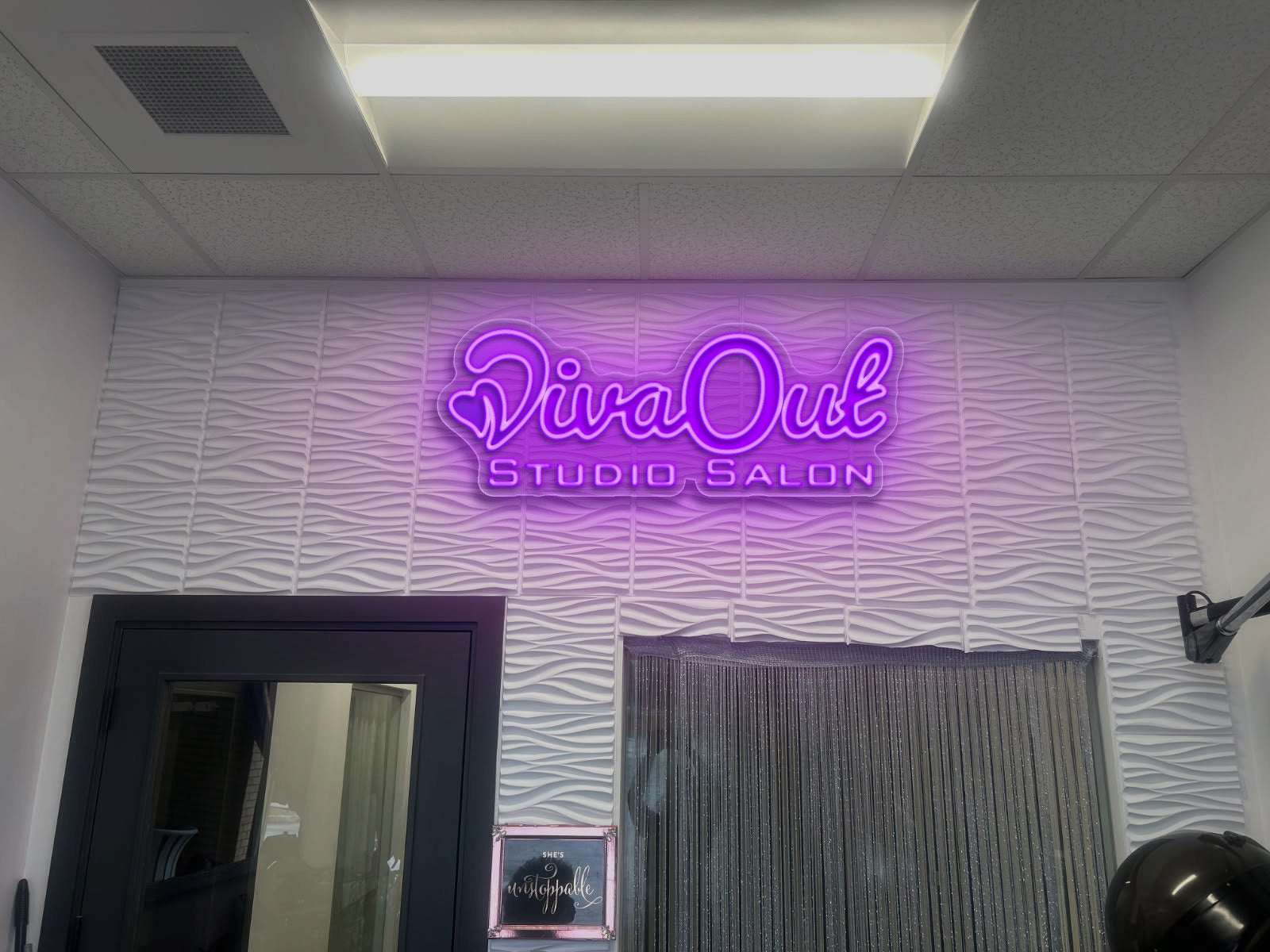 DivaOut Studio Salon | 3rd Version - Premium Neon Artwork
