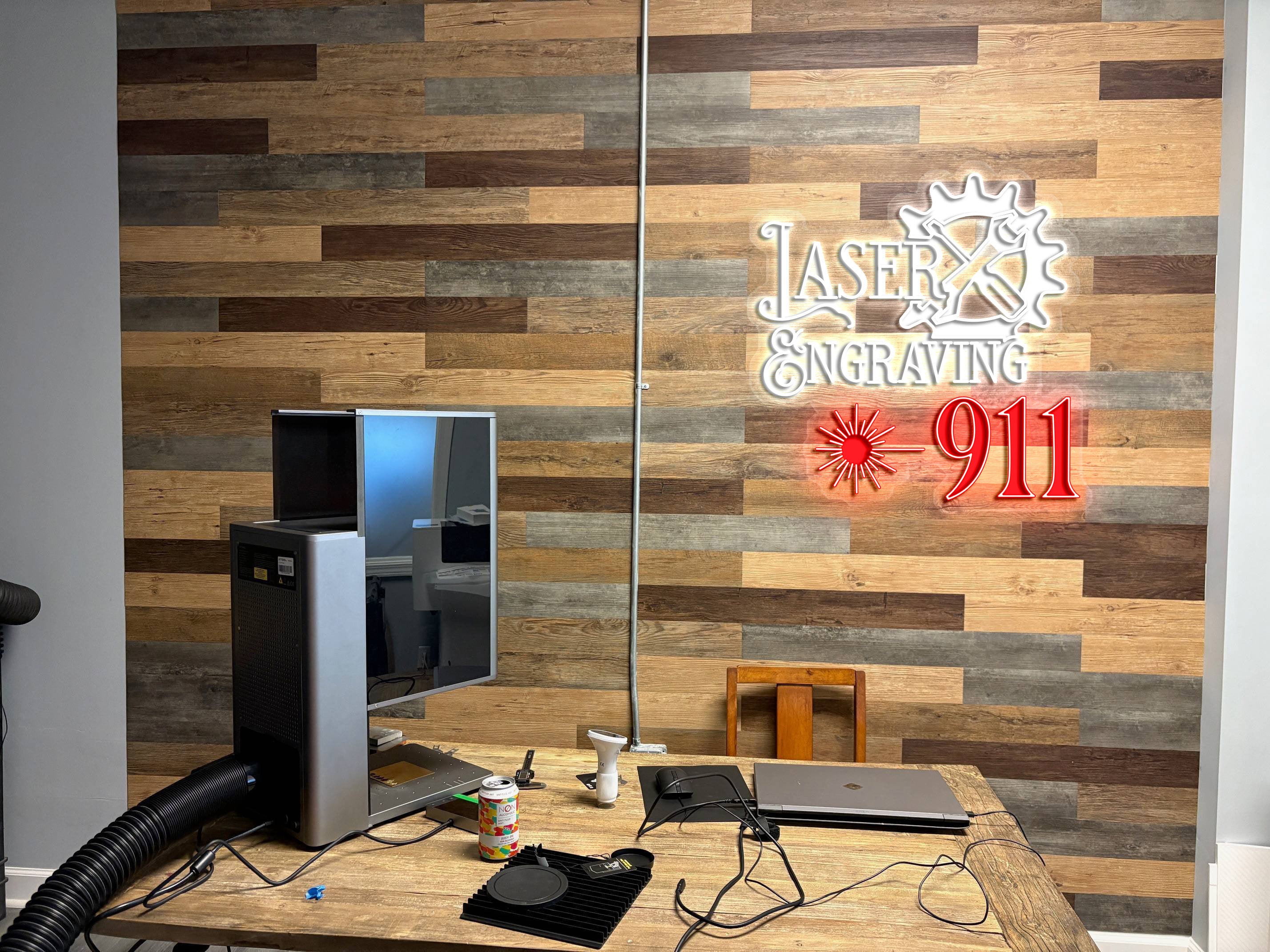 Laser Engraving 911 Logo - Premium Neon Artwork