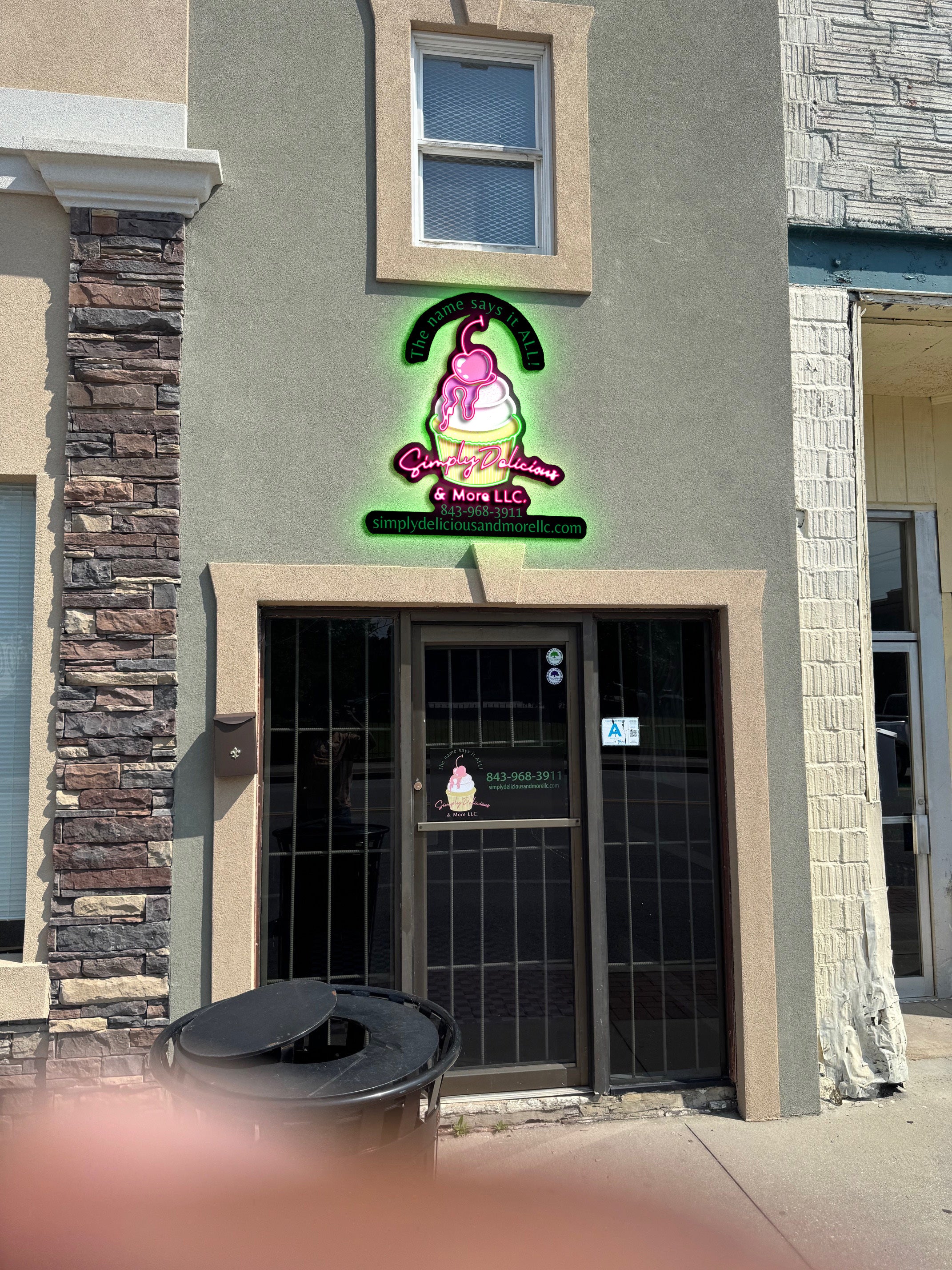 Simply Delicious & more LLC - Premium Neon Artwork