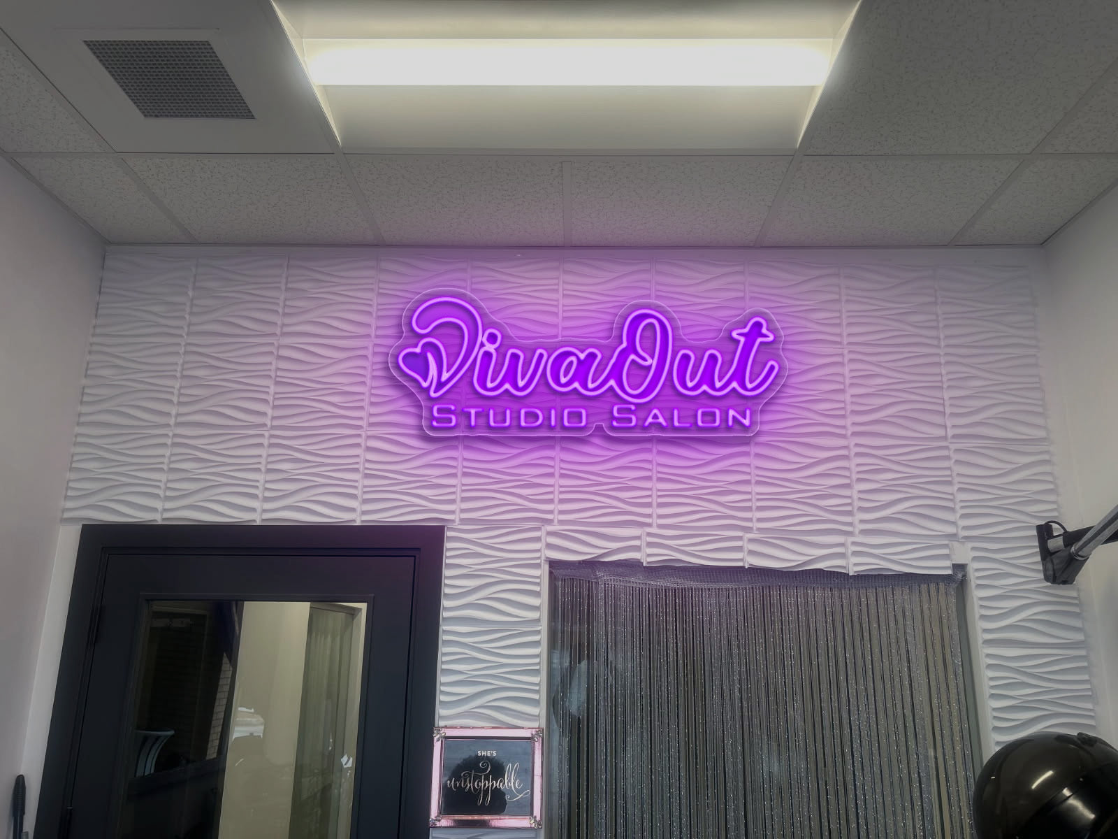 DivaOut Studio Salon | 2nd Version - Premium Neon Artwork